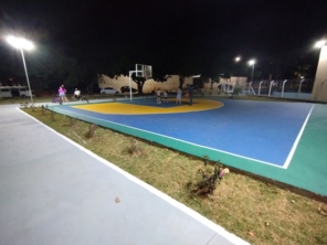 Foto de Praça de Basquete da Estação em Santa Cruz do Rio Pardo, SP por Solutudo