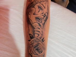 Foto de Arte Eterna Tattoo em Santa Cruz do Rio Pardo, SP por Solutudo