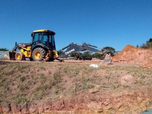 Foto de Centro Industrial em Arujá, SP por Solutudo