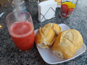 Foto de Padaria Santo Pão em Santa Cruz do Rio Pardo, SP por Solutudo