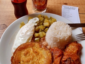 Foto de Restaurante e buffet Neco Gazola em Santa Cruz do Rio Pardo, SP por Solutudo