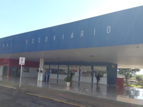 Foto de Rodoviaria de Itapolis em Itápolis, SP por Solutudo