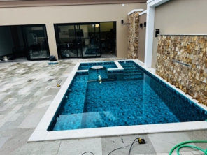 Foto de Piscinas Chacon Piscinas em Itápolis Chacon Construtor em Itápolis, SP por Solutudo