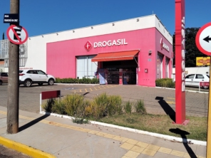 Foto de Drogasil em São Manuel, SP por Solutudo