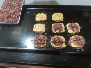 Foto de Moura's Burguer em Itápolis, SP por Solutudo