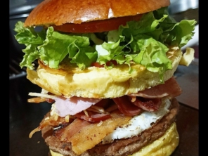 Foto de Hot Dogão Lanchonete em Santa Cruz do Rio Pardo, SP por Solutudo