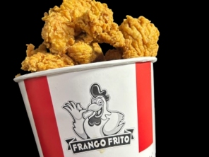 Foto de Mr.frango magnífico em Santa Cruz do Rio Pardo, SP por Solutudo