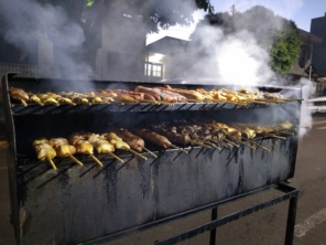 Foto de Feira Da Lua em Santa Cruz do Rio Pardo, SP por Solutudo