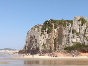 Foto de Morro da Guarita em Torres, RS por Solutudo