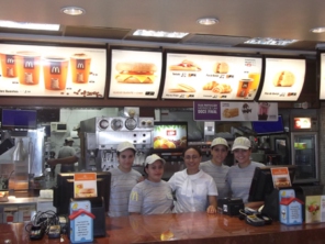 Foto de Restaurante McDonald's em Botucatu, SP por Solutudo