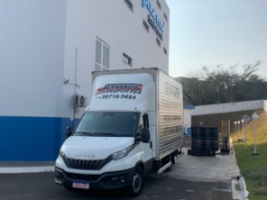 Foto de Fernando Transportes em Botucatu, SP por Solutudo