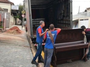Foto de Fernando Transportes em Botucatu, SP por Solutudo