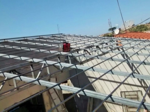 Foto de BotuPortões Serralheria em Botucatu, SP por Solutudo