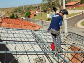 Foto de BotuPortões Serralheria em Botucatu, SP por Solutudo