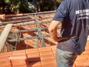 Foto de BotuPortões Serralheria em Botucatu, SP por Solutudo