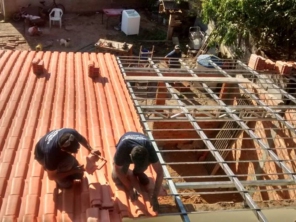 Foto de BotuPortões Serralheria em Botucatu, SP por Solutudo
