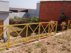 Foto de BotuPortões Serralheria em Botucatu, SP por Solutudo