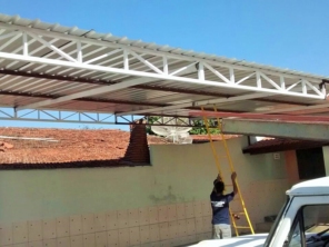 Foto de BotuPortões Serralheria em Botucatu, SP por Solutudo