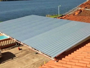 Foto de BotuPortões Serralheria em Botucatu, SP por Solutudo