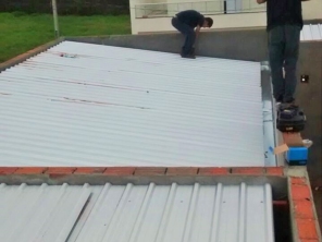 Foto de BotuPortões Serralheria em Botucatu, SP por Solutudo