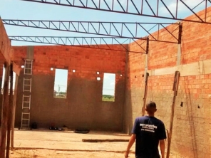 Foto de BotuPortões Serralheria em Botucatu, SP por Solutudo