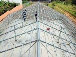 Foto de BotuPortões Serralheria em Botucatu, SP por Solutudo