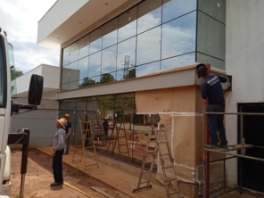 Foto de BotuPortões Serralheria em Botucatu, SP por Solutudo