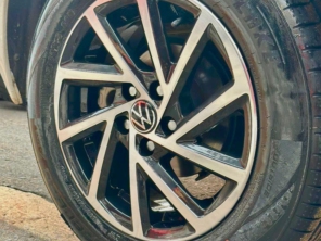 Stop Car Pneus