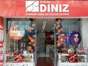 Foto de Óticas Diniz - Batista de Carvalho em Bauru, SP por Solutudo