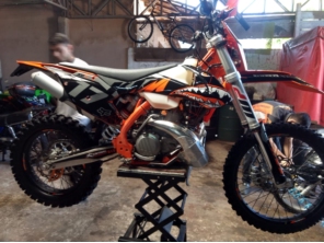 CARLOS CLIENTE KTM300 ADESIVADA TOP.