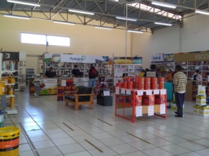 Loja ampla, com grande variedade de produtos