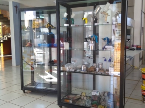 Pistolas da marca Arprex, Sagola,  kaizentech, lixadeiras da marca Dewalt, Signa e 3M