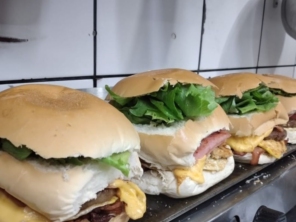 Foto de Gula Burgs em São Manuel, SP por Solutudo