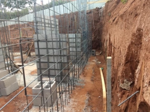 A F & B Ferragens em Avaré atua no mercado de aço para construção civil cortado, dobrado e armado, há mais de 6 anos, com total dedicação a seus clientes. 
Aqui você encontra colunas, vigas, sapatas, vergalhões, brocas, treliças, malha pop, pregos e arames recozidos. 


PRATICIDADE E AGILIDADE, OFERECENDO SOLUÇÕES INOVADORAS, PARA CONSTRUÇÃO CIVIL, GARANTINDO ASSIM A SATISFAÇÃO DOS NOSSOS CLIENTE,  PROFISSIONAIS DA CONSTRUÇÃO CIVIL, DO PEDREIRO AO ENGENHEIRO .