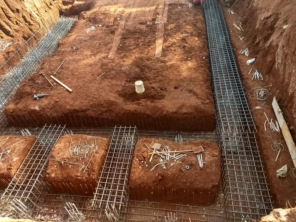 A F & B Ferragens em Avaré atua no mercado de aço para construção civil cortado, dobrado e armado, há mais de 6 anos, com total dedicação a seus clientes. 
Aqui você encontra colunas, vigas, sapatas, vergalhões, brocas, treliças, malha pop, pregos e arames recozidos. 


PRATICIDADE E AGILIDADE, OFERECENDO SOLUÇÕES INOVADORAS, PARA CONSTRUÇÃO CIVIL, GARANTINDO ASSIM A SATISFAÇÃO DOS NOSSOS CLIENTE,  PROFISSIONAIS DA CONSTRUÇÃO CIVIL, DO PEDREIRO AO ENGENHEIRO .