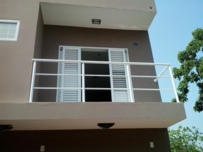 Foto de Casa dos Vidros em Botucatu, SP por Solutudo