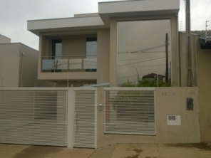 Foto de Casa dos Vidros em Botucatu, SP por Solutudo