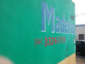 Foto de Chalé Madeiras em Assis, SP por Solutudo