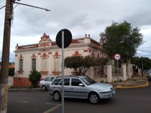 Foto de Biblioteca Municipal em Santa Cruz do Rio Pardo, SP por Solutudo