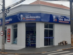 Foto de Drogaria São Benedito em Santa Cruz do Rio Pardo, SP por Solutudo