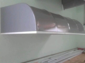 Foto de Toldos Alves - Fachada, Placa e Cobertura Galvanizada e de ACM, Luminoso, Forro de PVC em Botucatu, SP por Solutudo