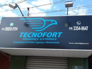 Foto de Toldos Alves - Fachada, Placa e Cobertura Galvanizada e de ACM, Luminoso, Forro de PVC em Botucatu, SP por Solutudo