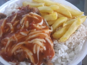 Foto de Cozinha da Márcia em Ourinhos, SP por Solutudo