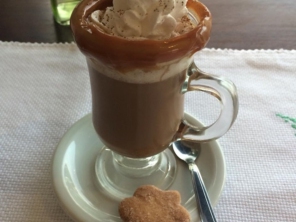 Foto de 20 Ateliê confeitaria e restaurante em Ourinhos, SP por Solutudo