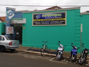 Foto de INFOPRISE Centro de Treinamento Profissional em Birigui, SP por Solutudo