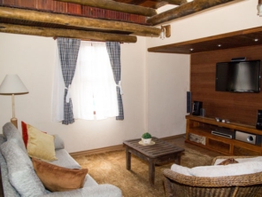 Foto de Pousada Villa Ártemis em São Roque, SP por Solutudo