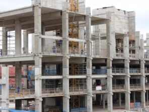 Foto de Prata Construtora em Botucatu, SP por Solutudo