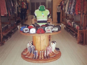 Foto de Vitrine do Cowboy em Avaré, SP por Solutudo