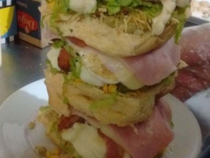 Foto de Dony Gordinho Lanchonete e Pizzaria em Itatiba, SP por Solutudo