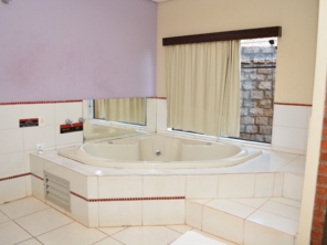 Foto de Motel Taj Mahal em Assis, SP por Solutudo